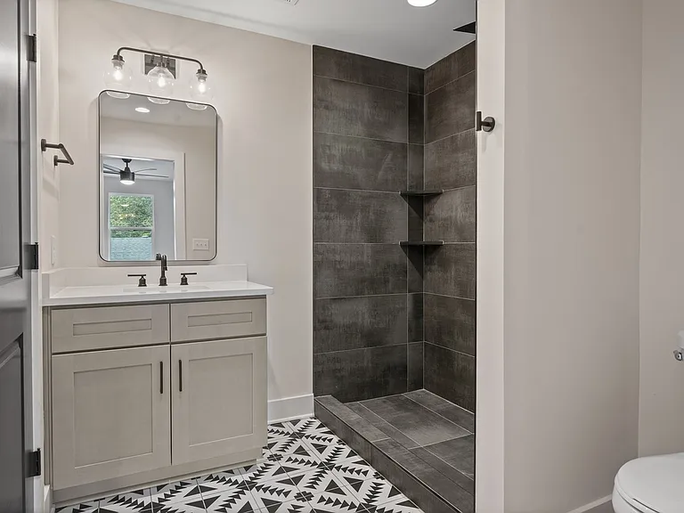 1004 Virginia Ave — Photo 10
