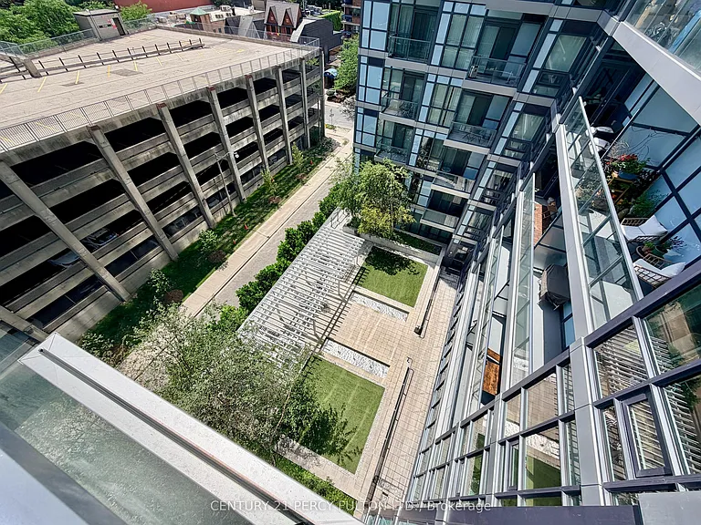 210 Simcoe St #813 — Photo 12