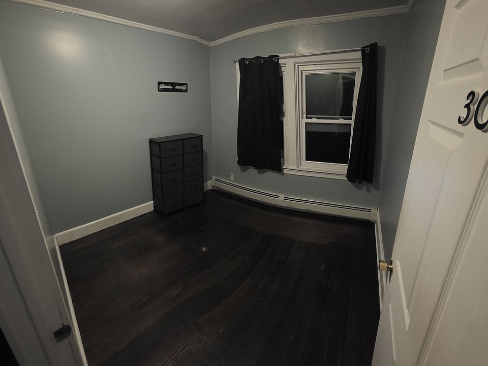 1st image of 14 Lynn St Floor 3