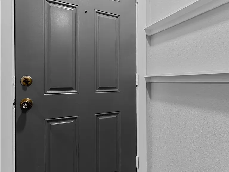 305 Valley Park Dr — Photo 35