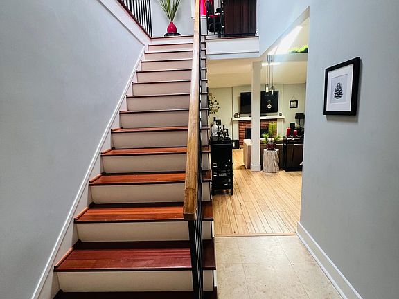 3rd image of 335 Sydney Ln