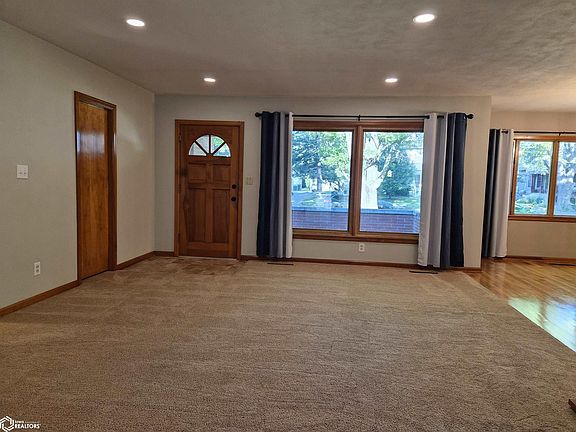 4th image of 310 N 8th St