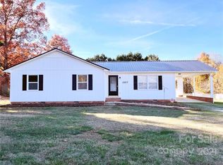 1557 Robinwood Rd, Newton, NC 28658
