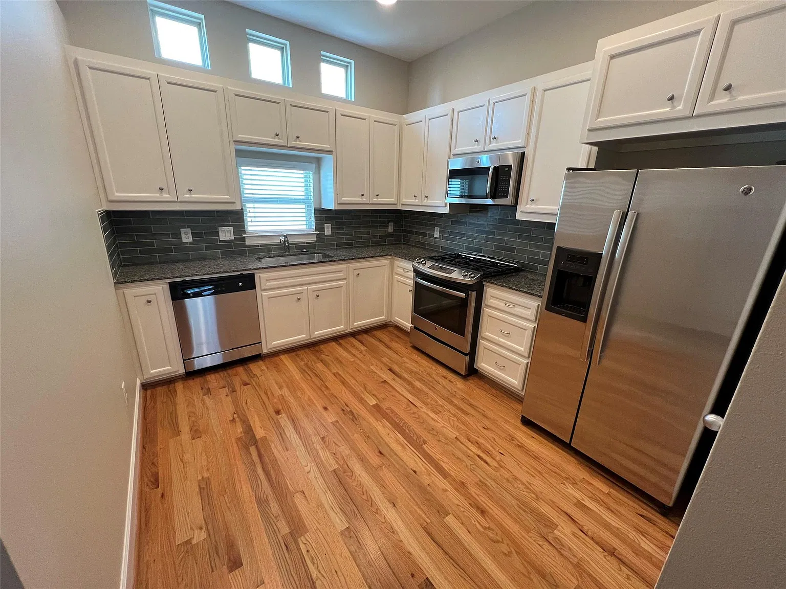 2 bed, 2.0 bath, 1501 sqft, $1,825 — Photo 1