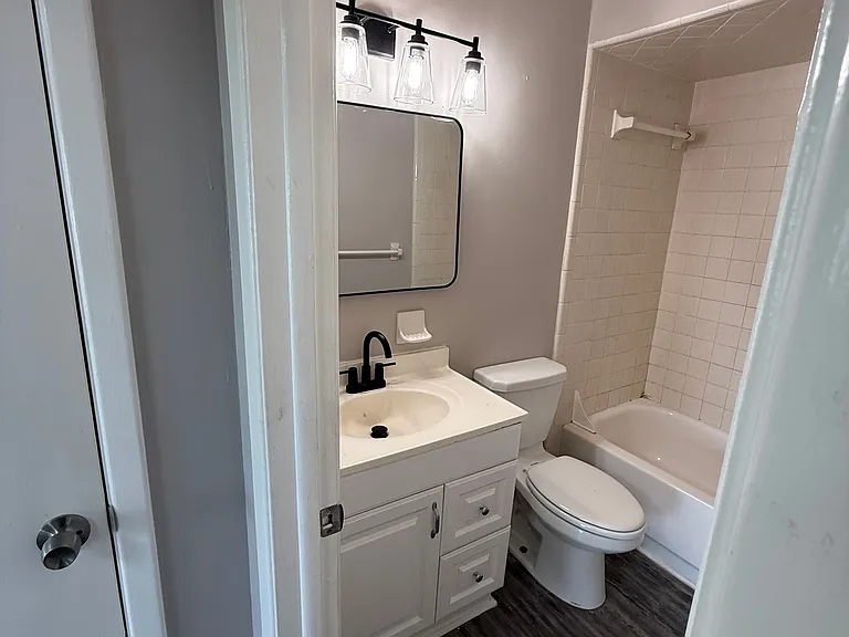 3305 Camelot Dr — Photo 12