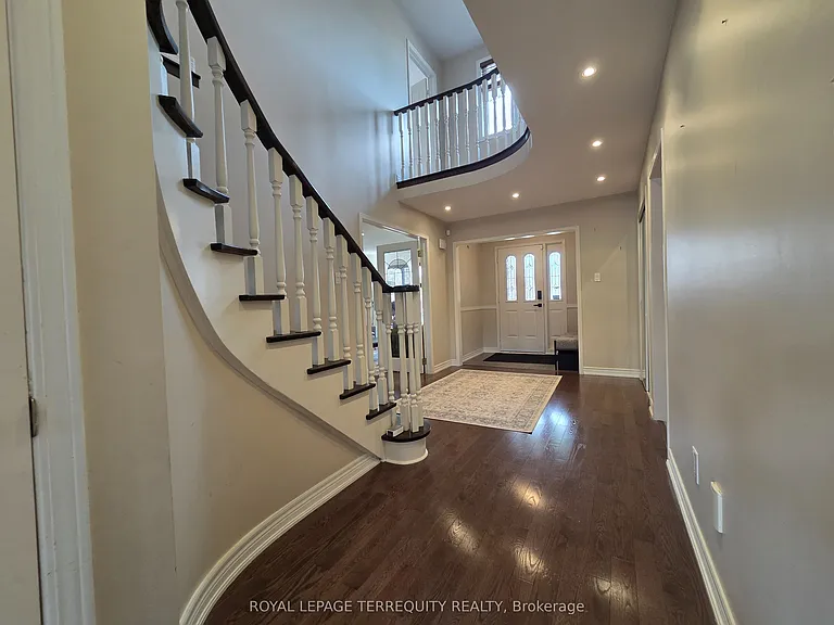 59 Foxhill Dr — Photo 9