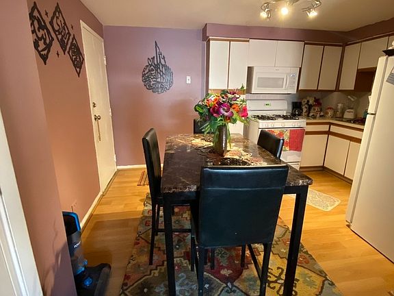 2nd image of 10811 S Lloyd Dr APT 7