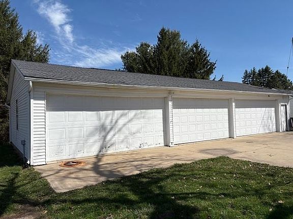 4th image of 4588 Sutliff Rd NE