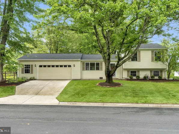 2930 Timber Wood Way, Herndon, VA 20171