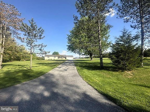 2nd image of 447 Hunterstown Hampton Rd
