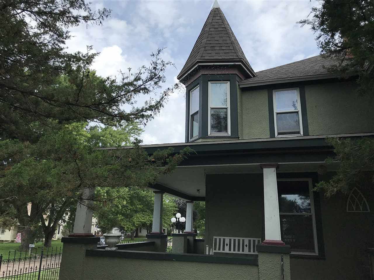 Under 150K Sunday c.1900 Queen Anne Victorian House For Sale Falls