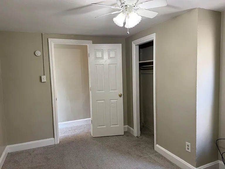 457 N Pitt St — Photo 22