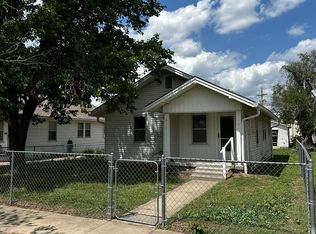 910 E 3rd Ave, Hutchinson, KS 67501