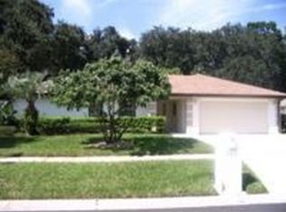 706 Pinewalk Dr, Brandon, FL 33510