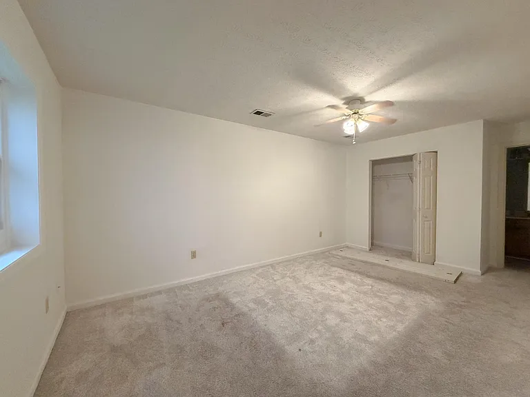 352 Chase Pl — Photo 16