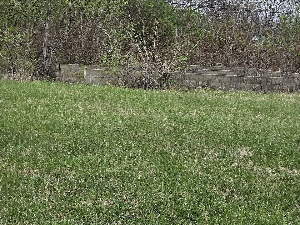 2nd image of 900 N Central Ave