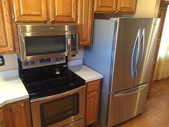 4th image of 602 SW Chaucer Way