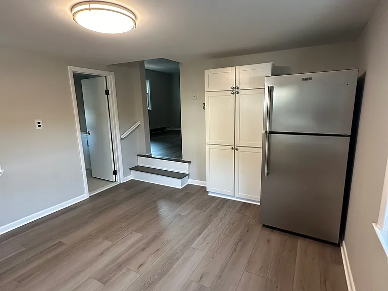Eat-in-kitchen