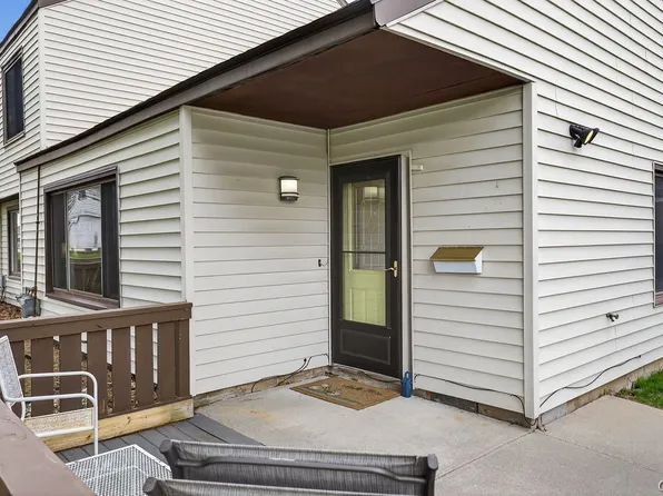 601 Barnstable Ct, Camillus, NY 13031
