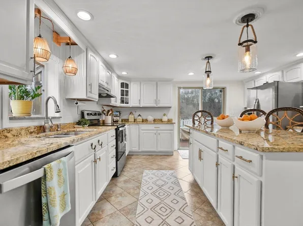 485 Old Bedford Rd, Westport, MA 02790