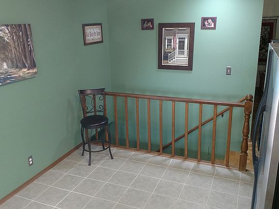 Dining space in kitchen.