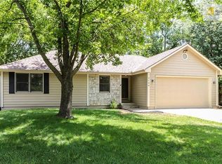 2144 NE Concord St, Lees Summit, MO 64086