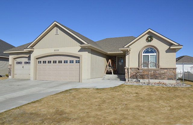 1st image of 2223 Riverstone Way