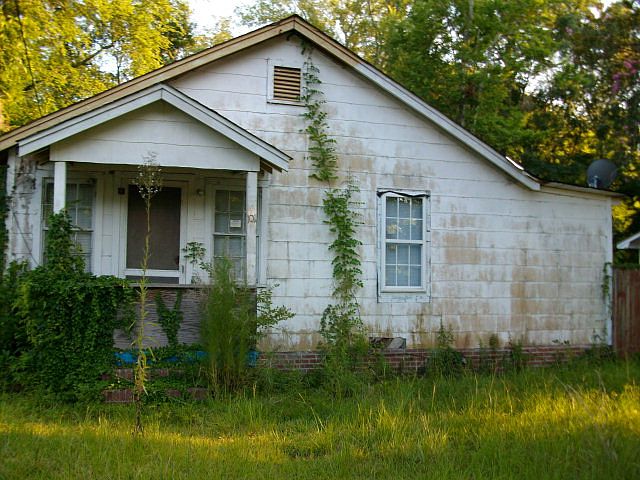 2nd image of 101 Walnut St