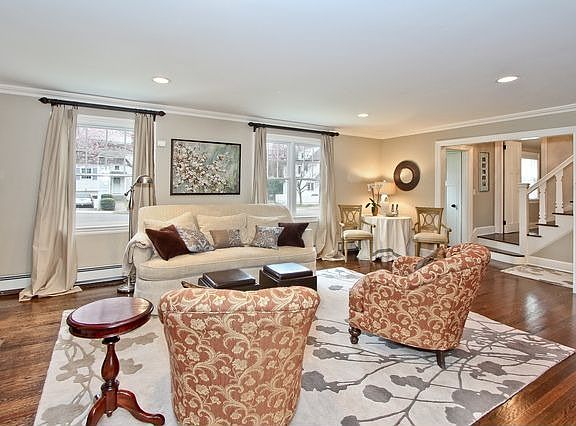 3rd image of 4 Byron Ln