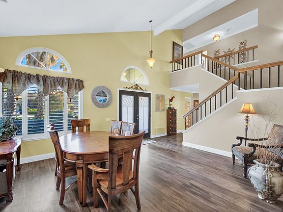 5th image of 224 Marin Ct