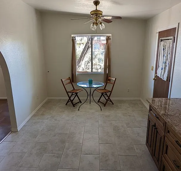 1344 W Delaware St — Photo 10