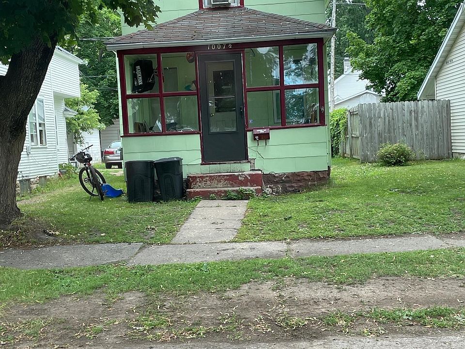 1007 & 1007.5 Stockbridge Ave, Iron Mountain, MI 49801 Zillow
