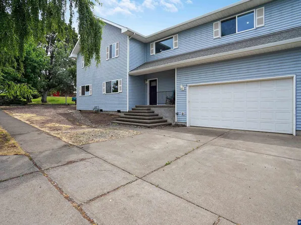 251 Fairview St, Silverton, OR 97381