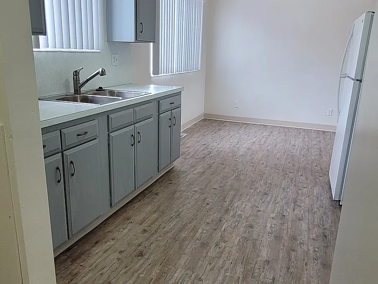 320 Ashland Dr — Photo 16