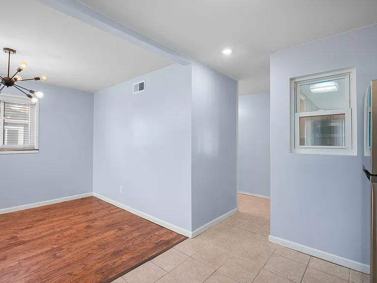 1060 Uvalda St — Photo 9