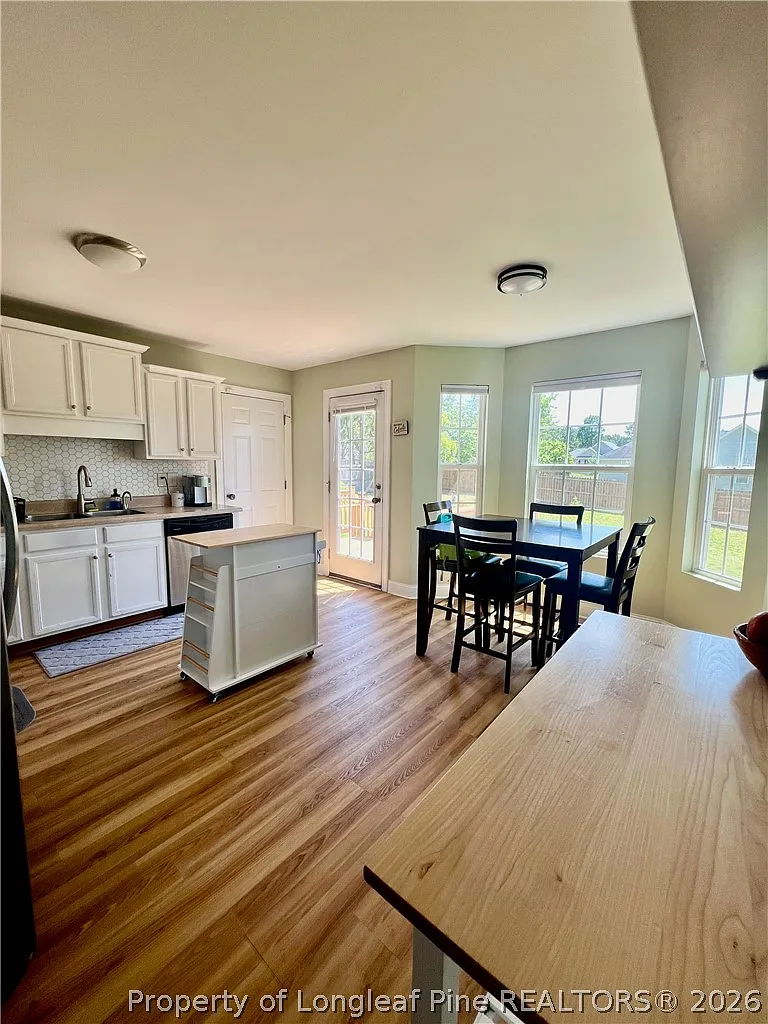 3 bed, 2.0 bath, 1226 sqft, $1,700 — Photo 3