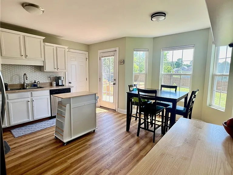 36 Abram Ct — Photo 3