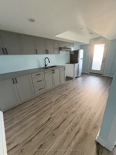 1816 Silverstone Cres Photo 1
