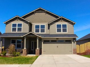 4775 SW Volcano View Way, Redmond, OR 97756