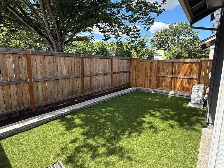 1102 SE 193rd Pl — Photo 2