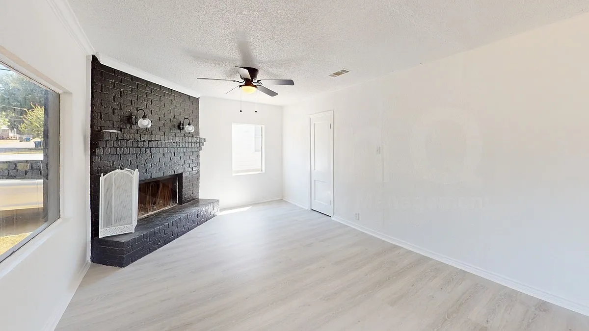 4 bed, 3.0 bath, 1904 sqft, $2,250 — Photo 4
