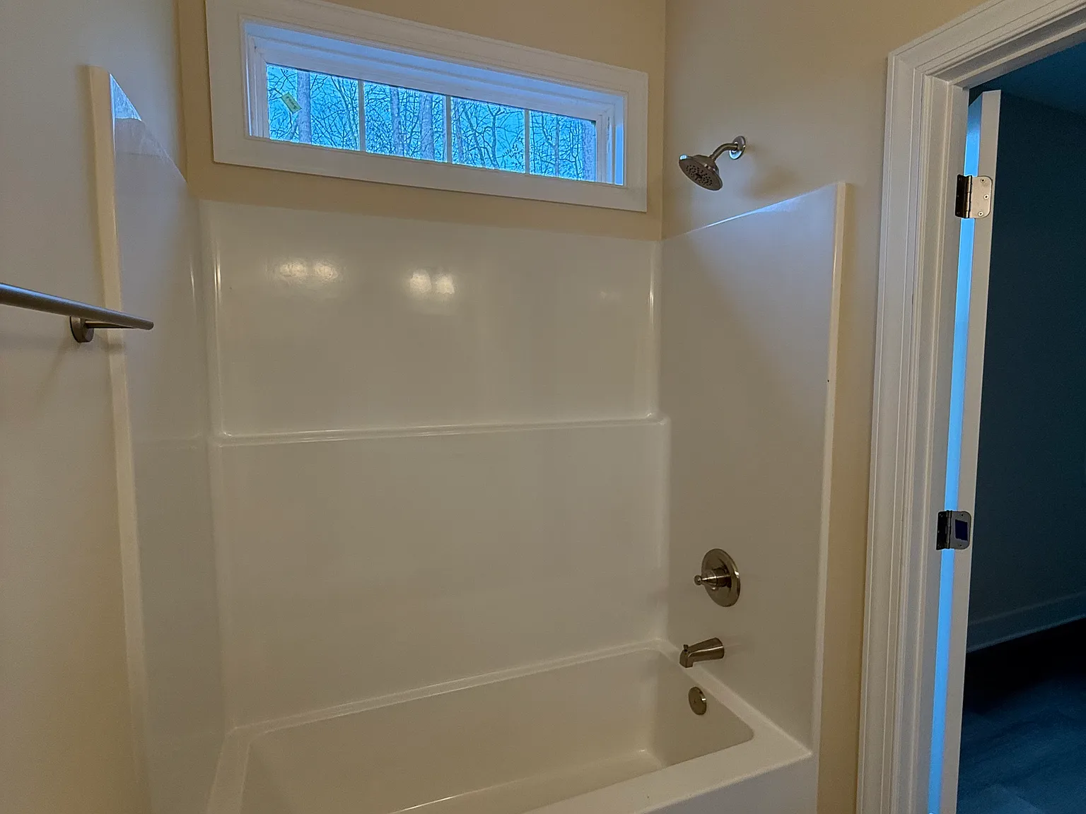 4 bed, 1540 sqft, $2,400 — Photo 4