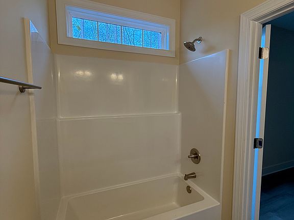 4th image of 5737 Fulton Ave