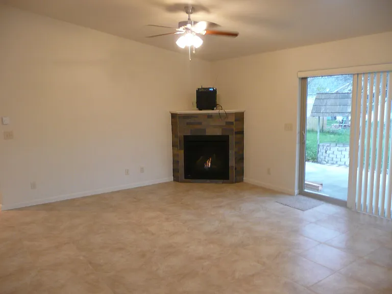204 W Putman St — Photo 4