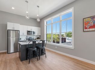 421 Main St #303, Melrose, MA 02176