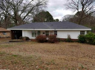 904 N Cedar St, Searcy, AR 72143