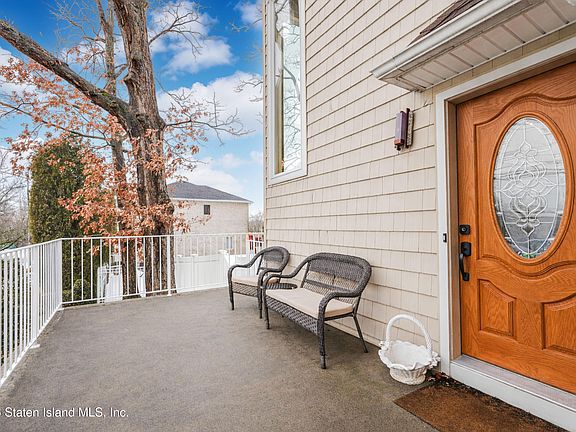 4th image of 183 Natick St