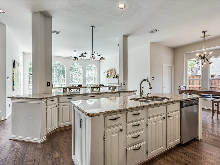 5901 Norfolk Ln — Photo 12