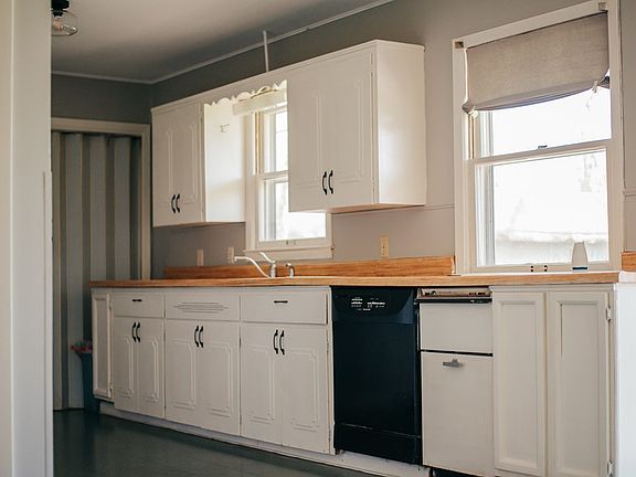 5th image of 410 N Logan St