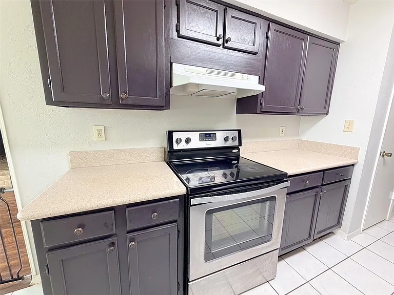 2535 Planters Row — Photo 9